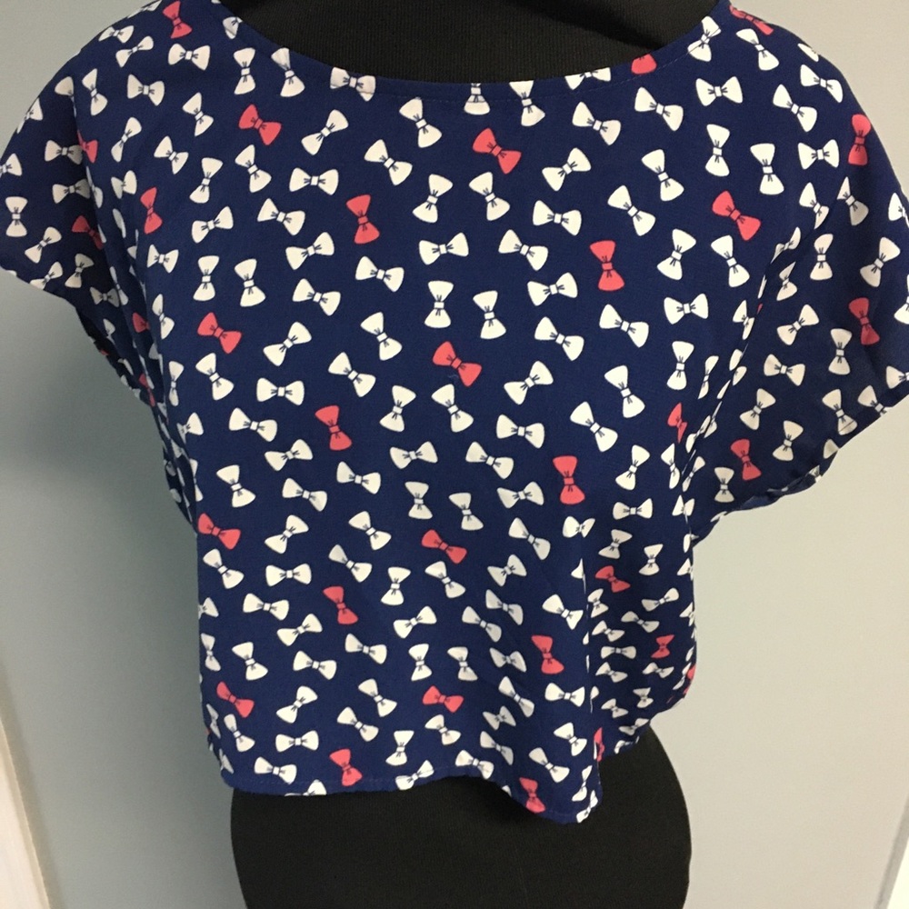 Divided High Low Short Sleeve Bow Tie Navy Blouse